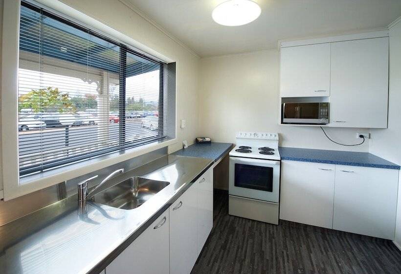 Ambassador Thermal Motel