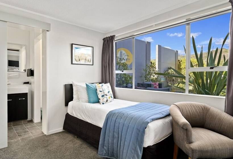 Central Gateway Motel