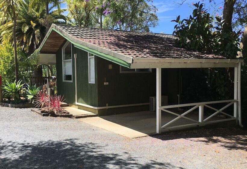 Colonial House Motel