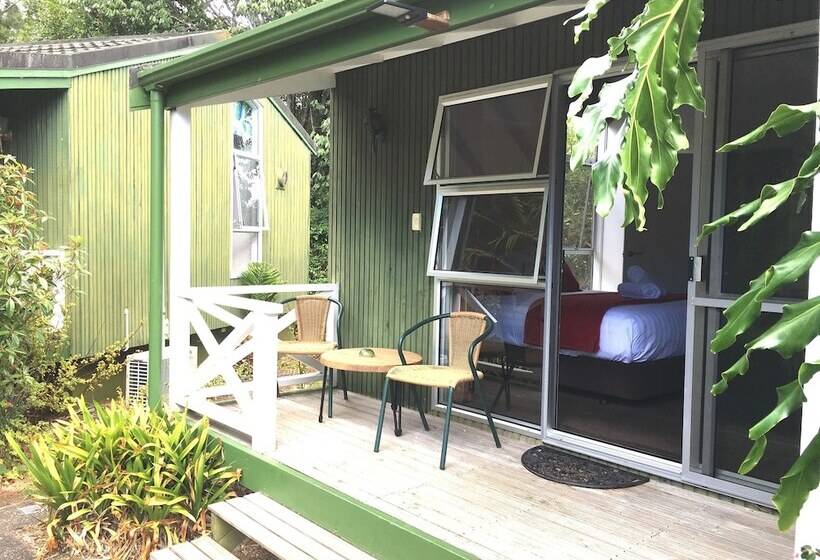 Colonial House Motel