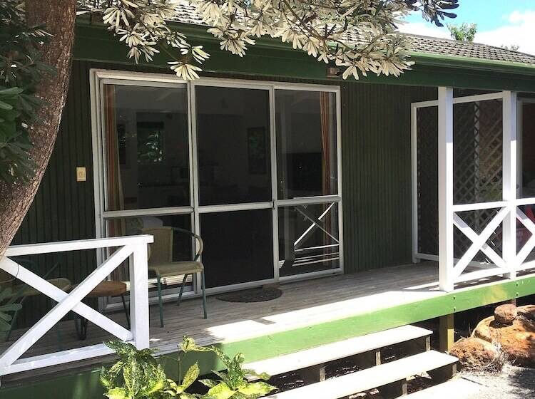 Colonial House Motel