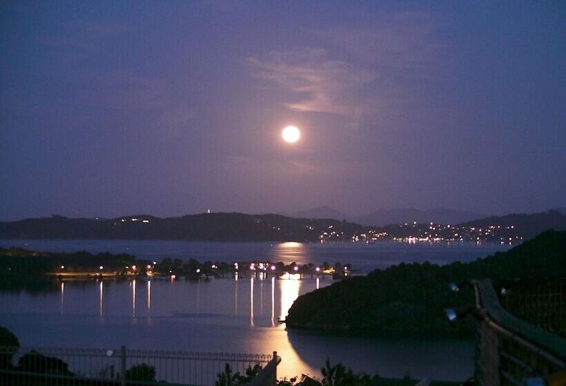 Cook's Lookout Motel