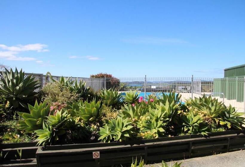 Cook's Lookout Motel