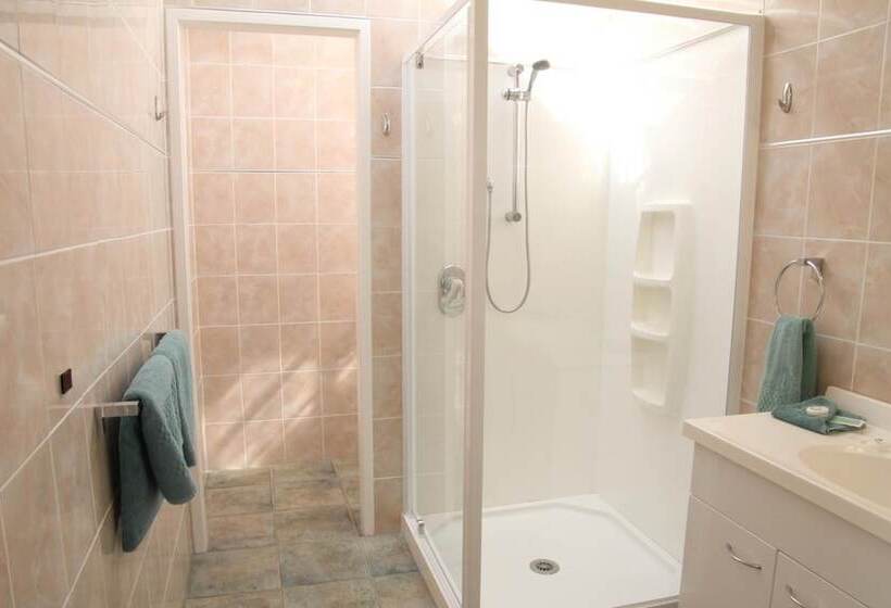 Cook's Lookout Motel