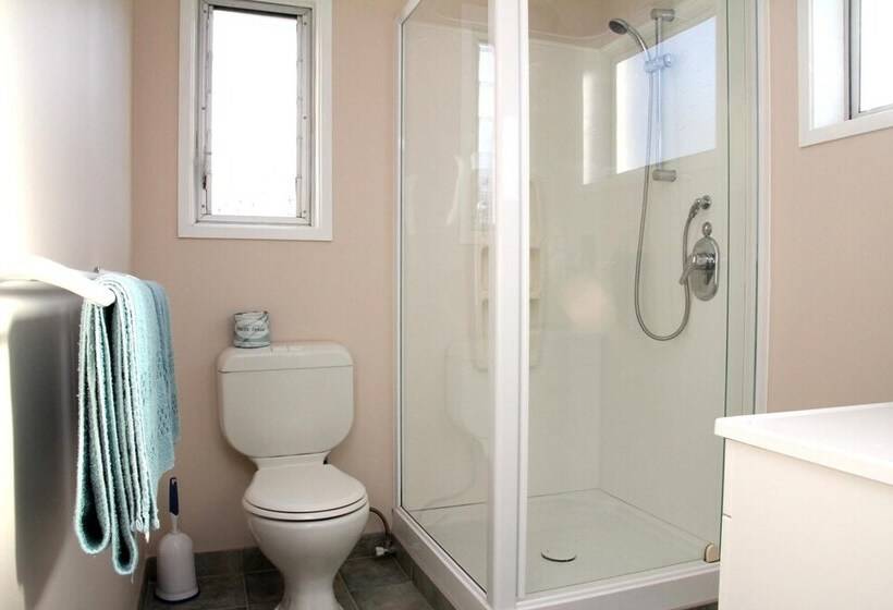 Cook's Lookout Motel