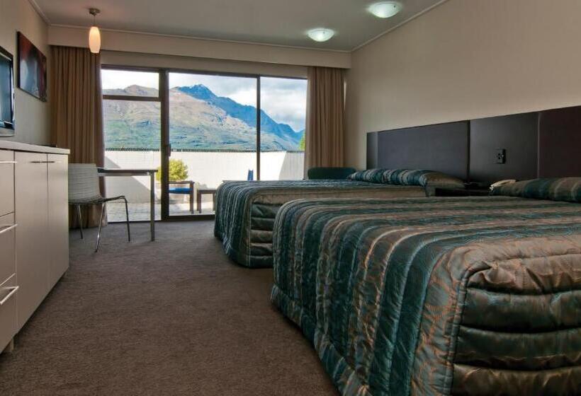Copthorne Hotel & Apartments Queenstown Lakeview