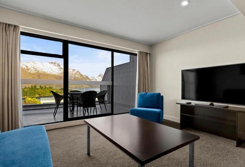 Copthorne Hotel & Apartments Queenstown Lakeview