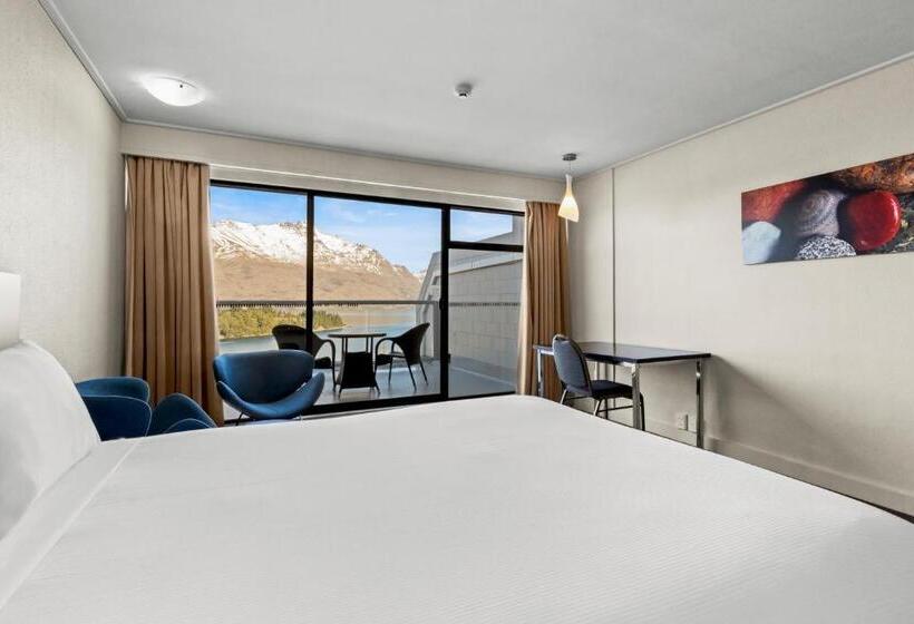 Copthorne Hotel & Apartments Queenstown Lakeview