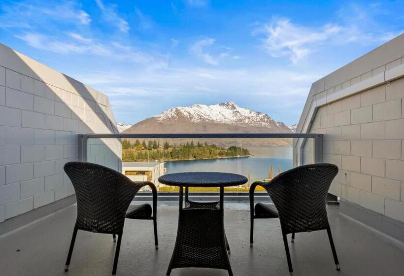 Copthorne Hotel & Apartments Queenstown Lakeview