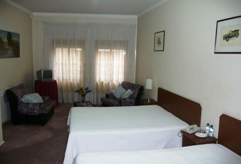 D. Carlos Residencial