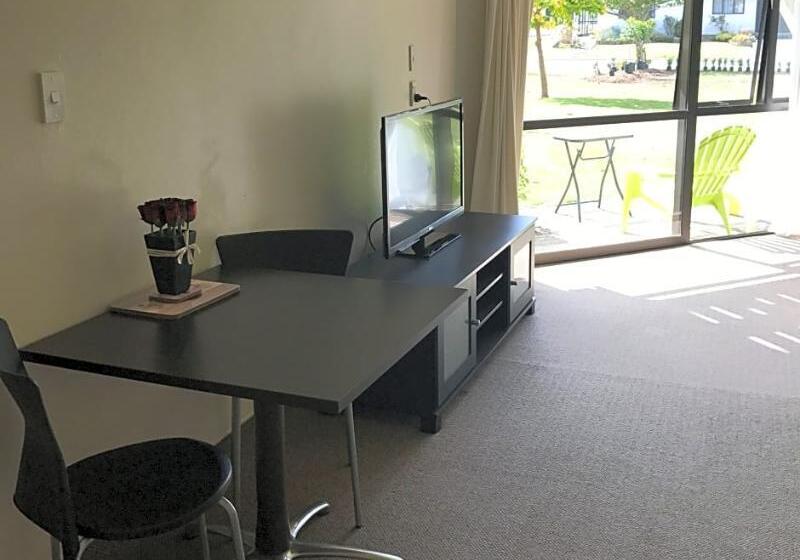 Asure Explorer Motel & Apartments