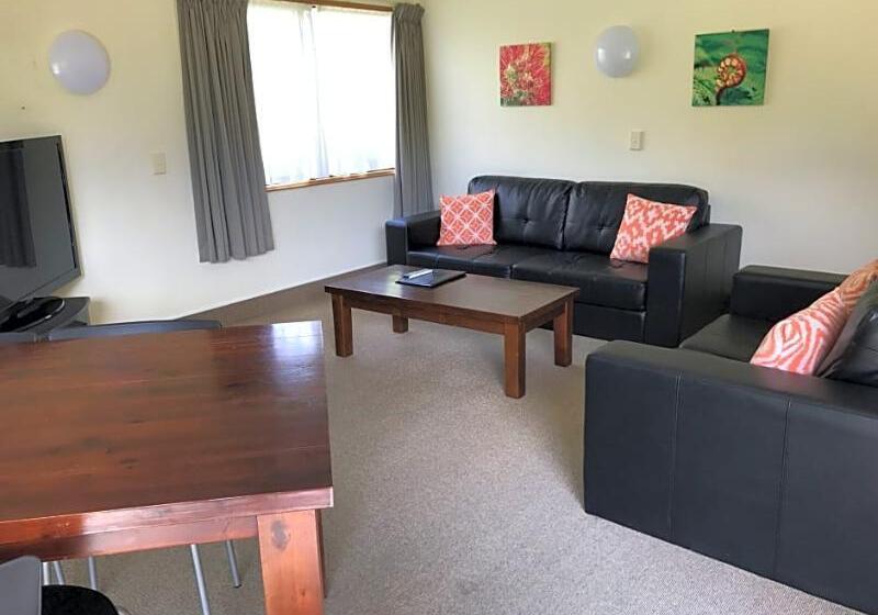 Asure Explorer Motel & Apartments