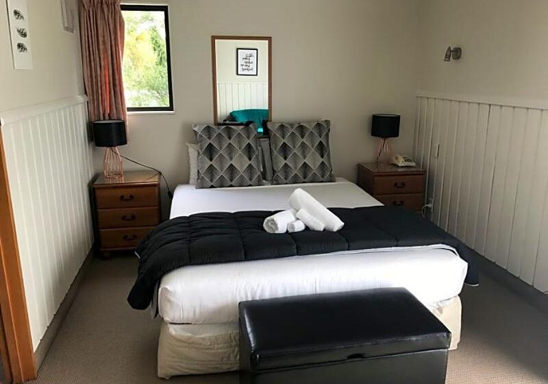 Asure Explorer Motel & Apartments