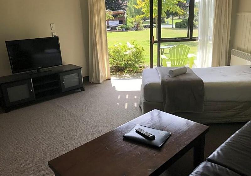 Asure Explorer Motel & Apartments