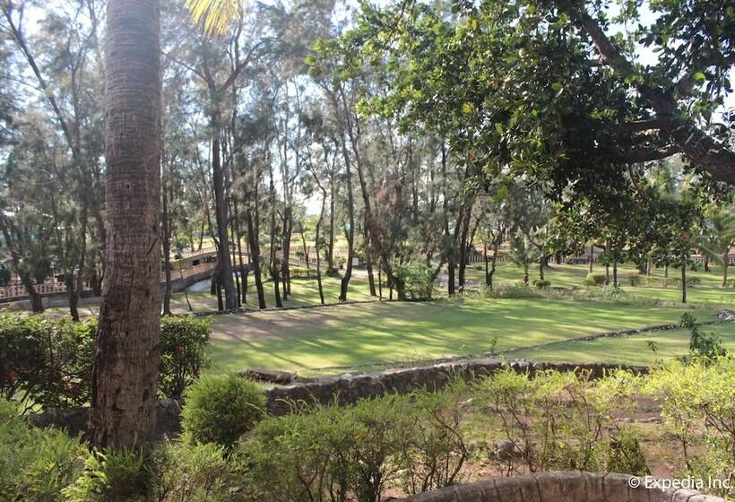 Fort Ilocandia Resort Hotel