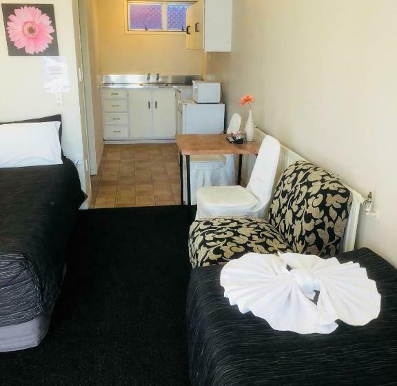 Gateway International Motel