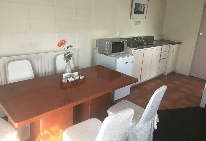 Gateway International Motel