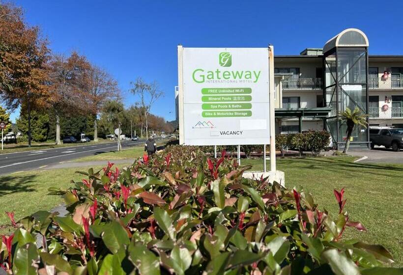 Gateway International Motel