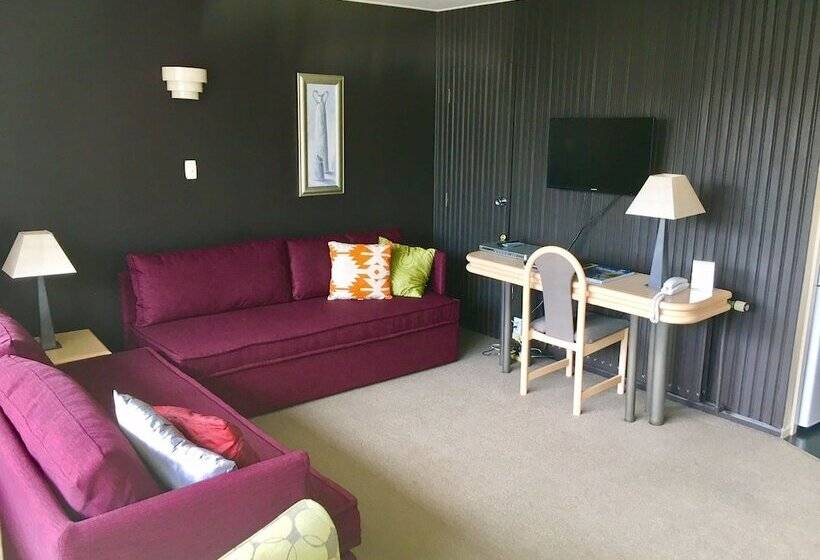 George Street Motel Apartments