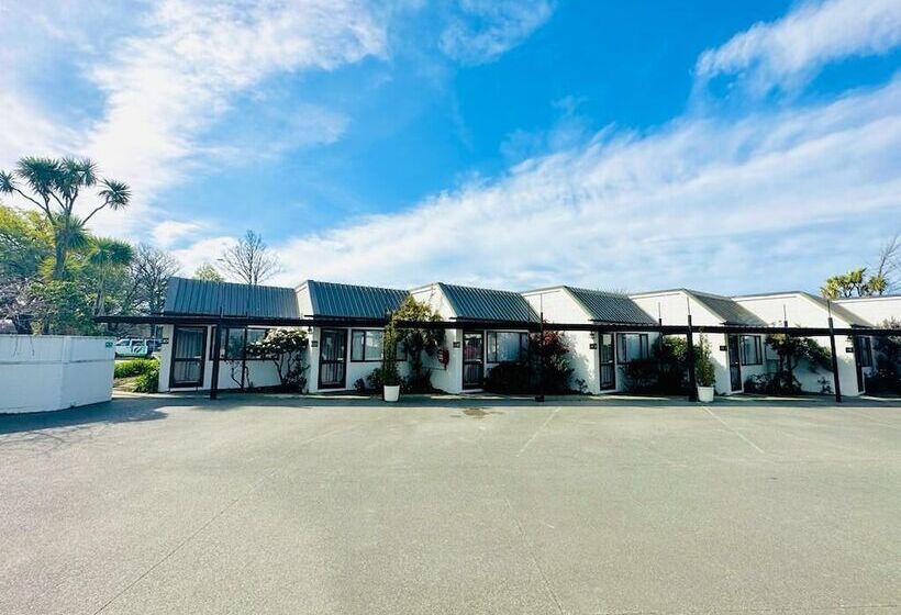 Gothic Heights Motel