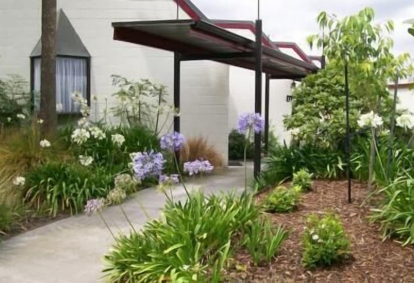 Gothic Heights Motel