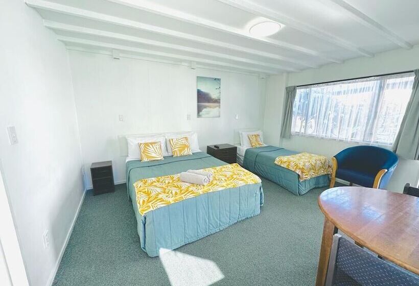 Gothic Heights Motel