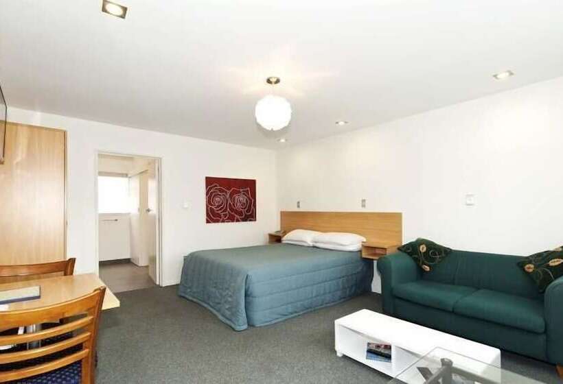 Gothic Heights Motel