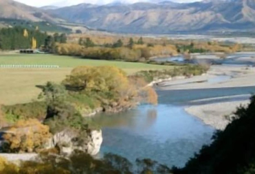 فندق على الطريق Greenacres Alpine Chalets & Villas