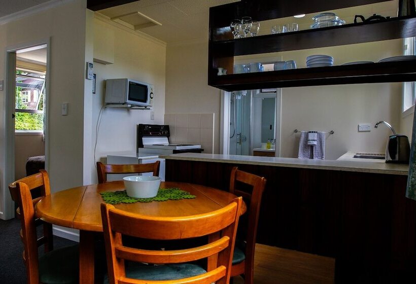 فندق على الطريق Greenacres Alpine Chalets & Villas