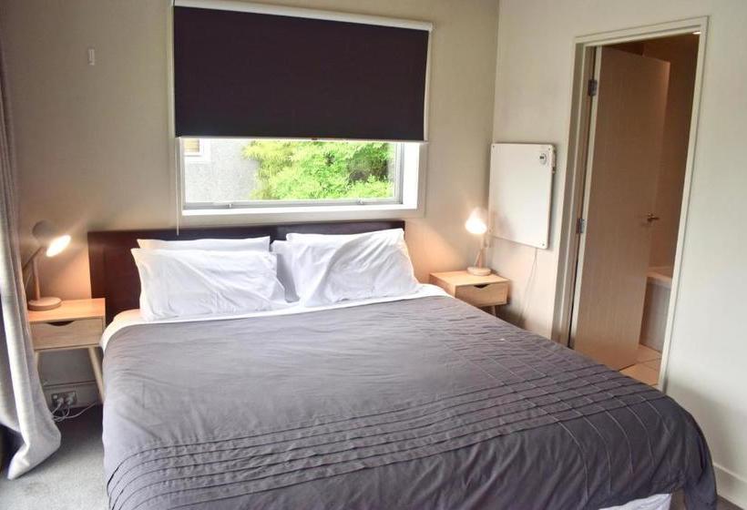 هتل Alpine Village