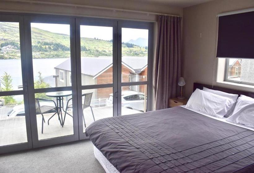 هتل Alpine Village