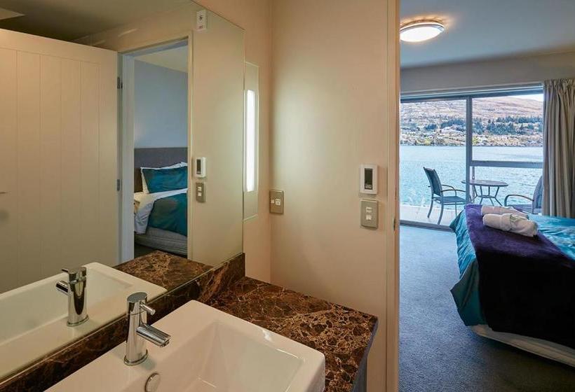 هتل Alpine Village