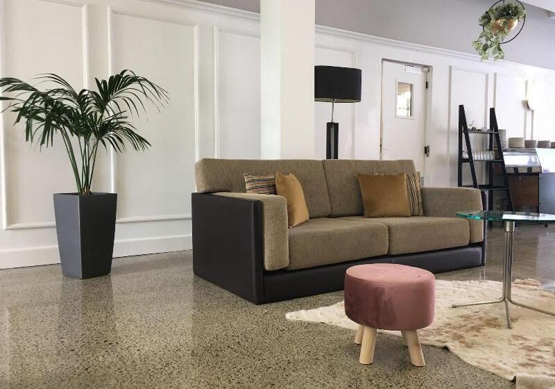 فندق Armitage And Conference Centre