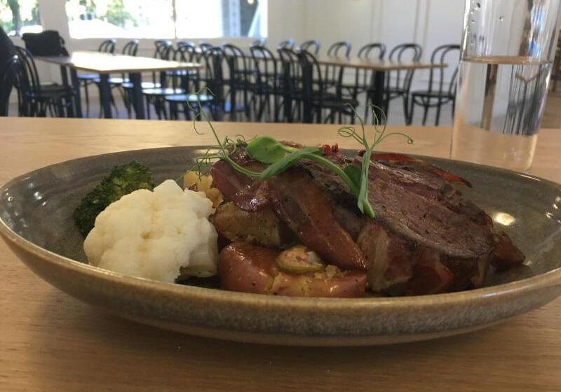 فندق Armitage And Conference Centre