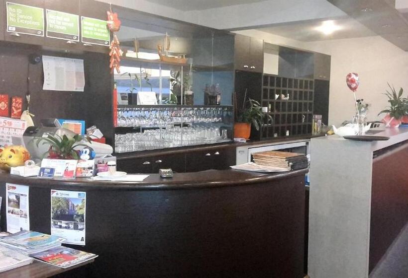 בית מלון כפרי Aspree Motor Inn