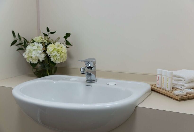 בית מלון כפרי Atura Wellington