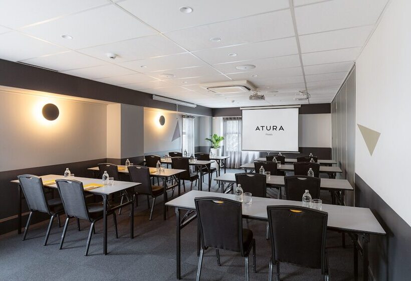 בית מלון כפרי Atura Wellington