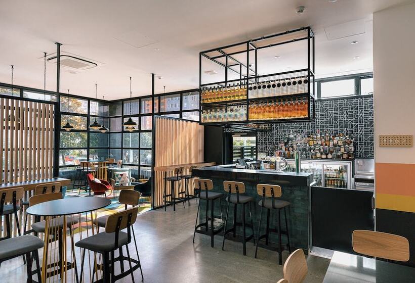 בית מלון כפרי Atura Wellington