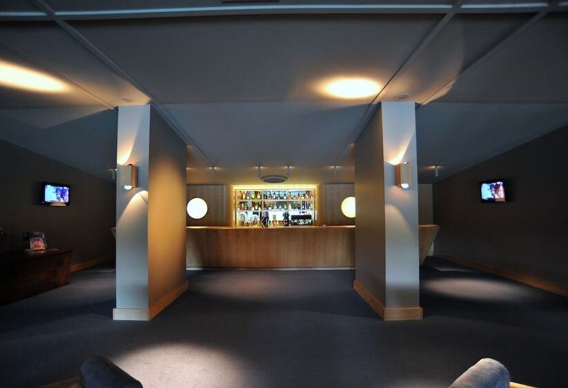 בית מלון כפרי Axis Vermar Conference & Beach