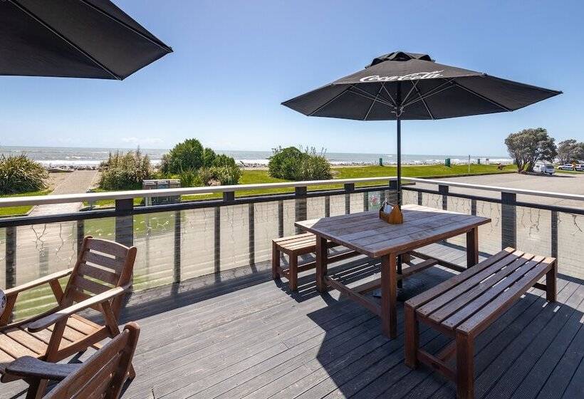 Beachfront Hotel Hokitika