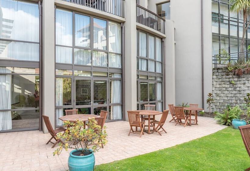 Copthorne Hotel & Resort Lakefront Queenstown