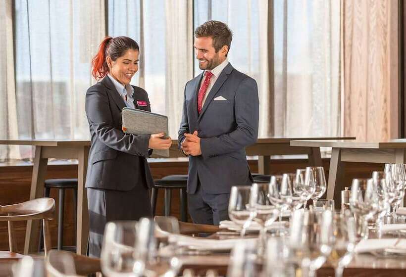 Отель Crowne Plaza Christchurch, An Ihg