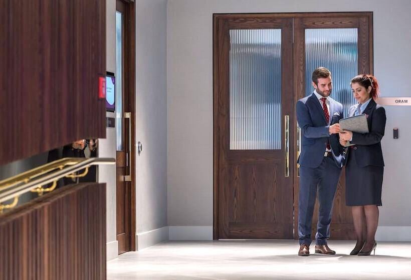 Отель Crowne Plaza Christchurch, An Ihg