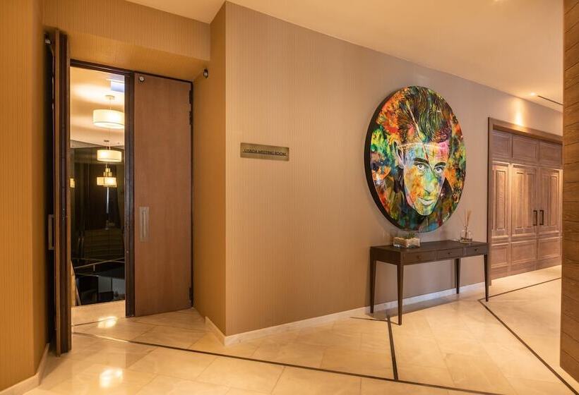 هتل Crowne Plaza Porto, An Ihg