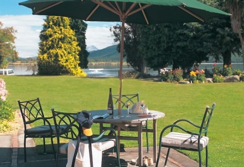 Distinction Te Anau Hotel & Villas