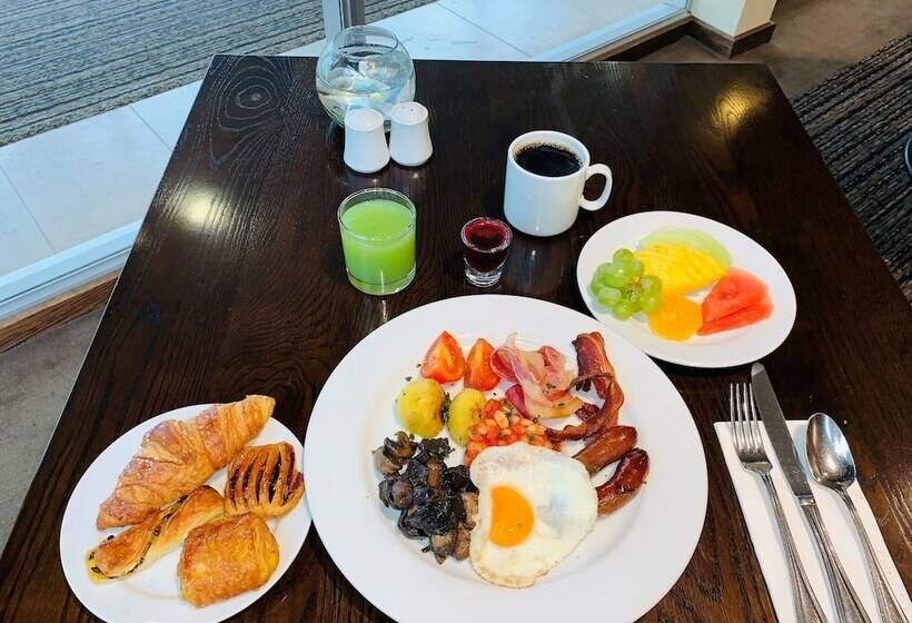 Distinction Te Anau Hotel & Villas