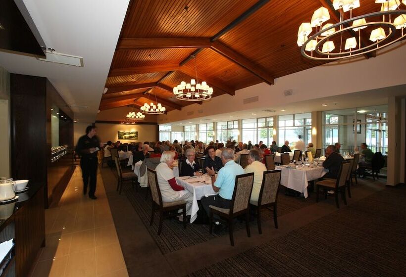 Distinction Te Anau Hotel & Villas