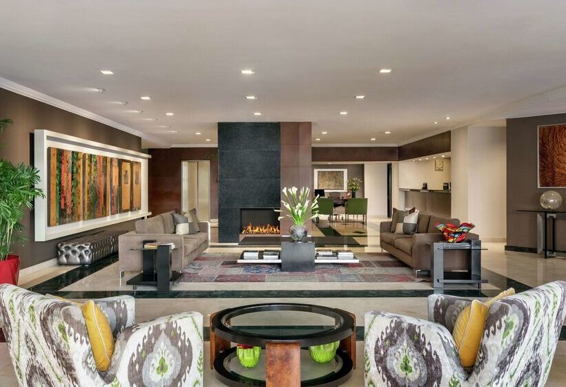 Отель Doubletree By Hilton Lima Miraflores El Pardo