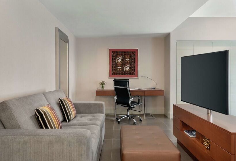 Отель Doubletree By Hilton Lima Miraflores El Pardo