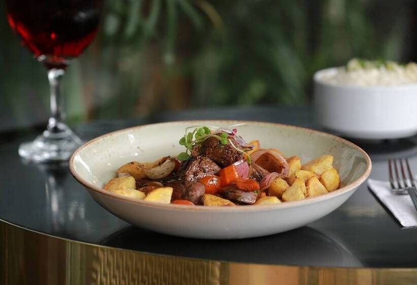 Отель Doubletree By Hilton Lima Miraflores El Pardo